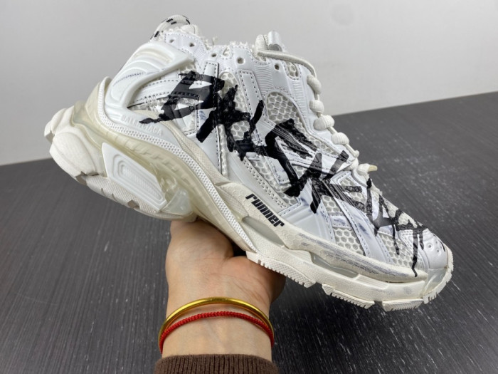 Balenciaga Runner Graffiti BCR024