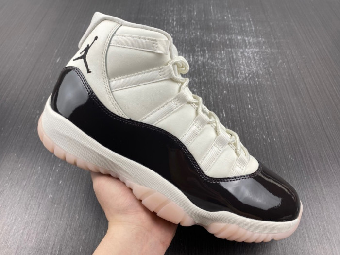 air jordan 11 wmns “neapolitan” ar0715-101