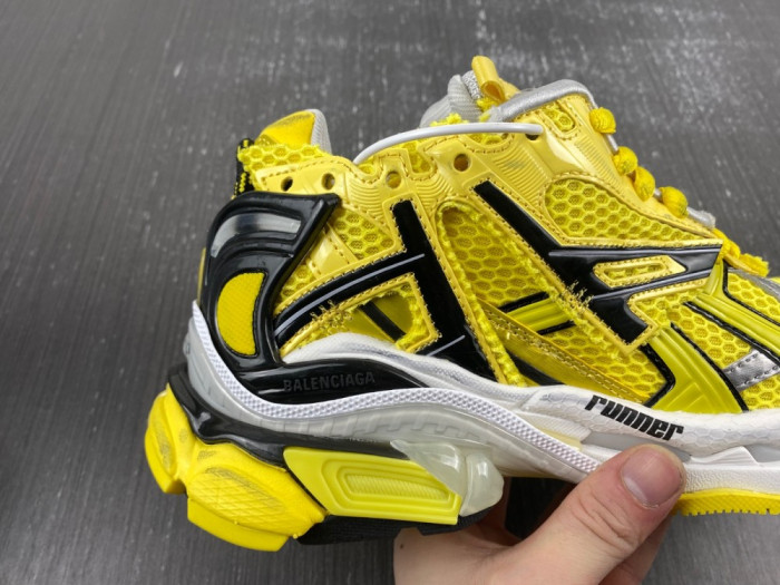Ba*len*cia*ga runner yellow black 677402w2rd30510