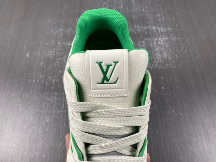 2023 l**is V*t*n lv trainer 25291