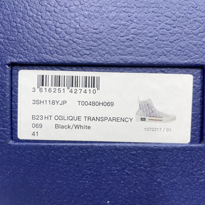 dr b23 homme kaws h903p161