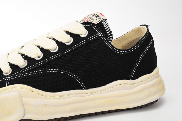 MIHARA YASUHIRO BLACK AND WHITE MY3