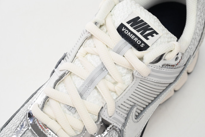 nike zoom vomero 5 fd0884-025