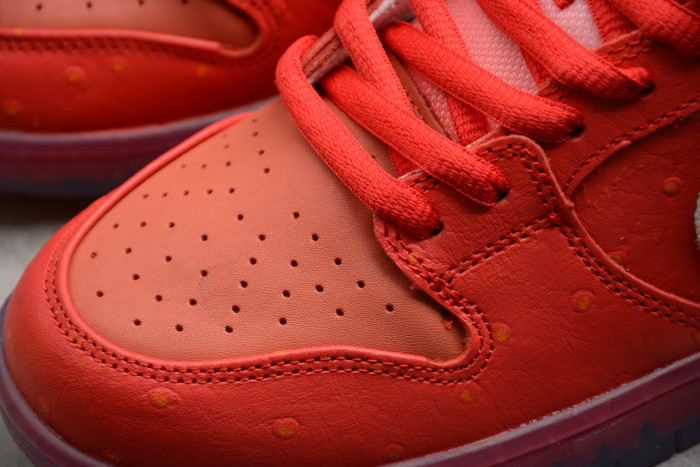 nike dunk low sb "strawberry cough" cw7093-601