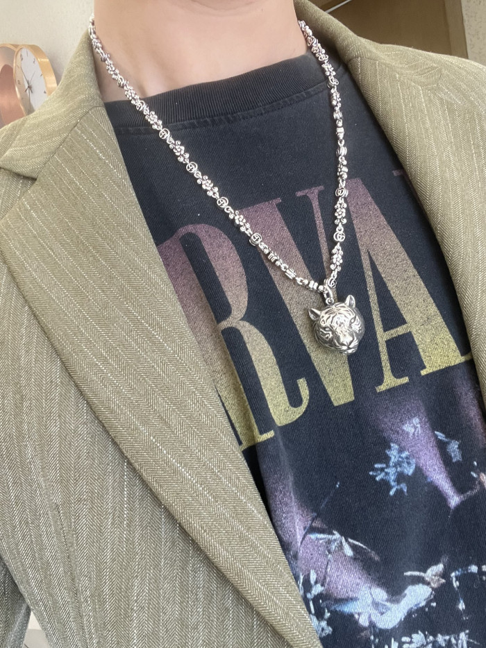 g*u*i anger forest necklace